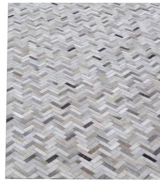 Exquisite Rugs Mosaic Leather 4056 Silver Area Rug Closeup Image