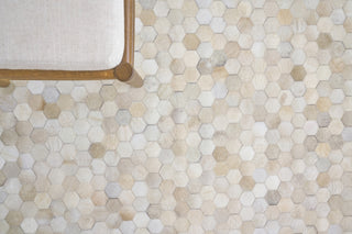 Exquisite Rugs Mosaic Leather 4058 Ivory Area Rug Detail Image