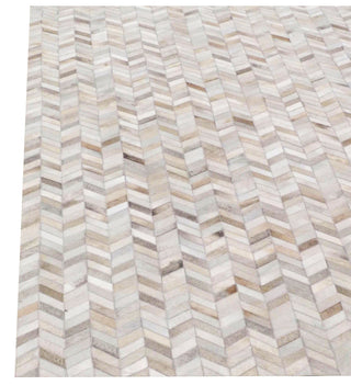 Exquisite Rugs Mosaic Leather 4062 Silver Area Rug Closeup Image