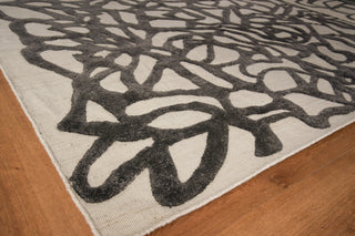 Exquisite Rugs Goudy 4350 Ivory/Black Area Rug Corner Image