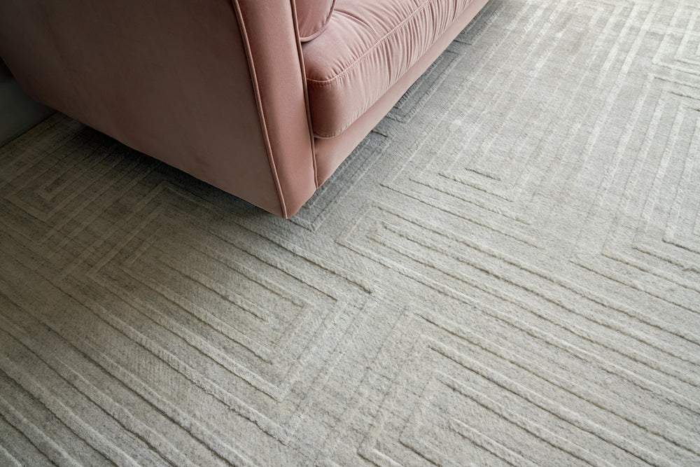 Exquisite Rugs Castelli 4351 Ivory Area Rug Lifestyle Image Feature