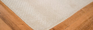 Exquisite Rugs Pearl 4416 Ivory Area Rug Corner Image