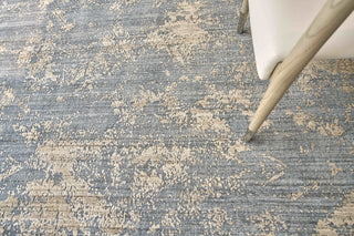 Exquisite Rugs Lillian 4469 Navy/Brown Area Rug by The Met Detail Image