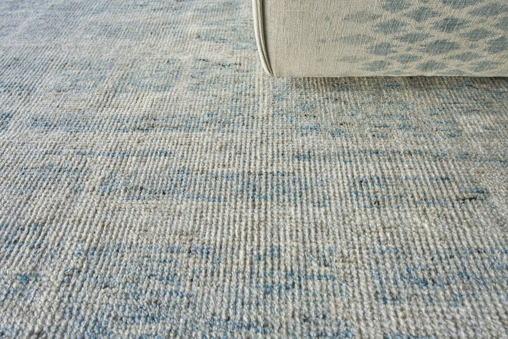 Exquisite Rugs Aldridge 4481 Light Blue/Ivory Area Rug Lifestyle Image Feature