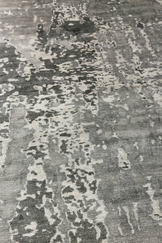 Exquisite Rugs Bamboo Silk 4526 Gray/Silver Area Rug Lifestyle Image Feature