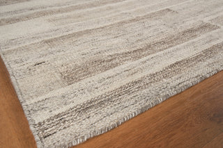 Exquisite Rugs Scandinavian 4586 Gray/Ivory Area Rug Corner Image