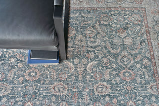 Exquisite Rugs Heritage 4604 Blue/Rust Area Rug by The Met Detail Image