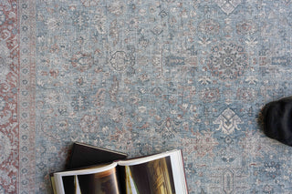 Exquisite Rugs Heritage 4620 Navy/Red Area Rug by The Met Detail Image