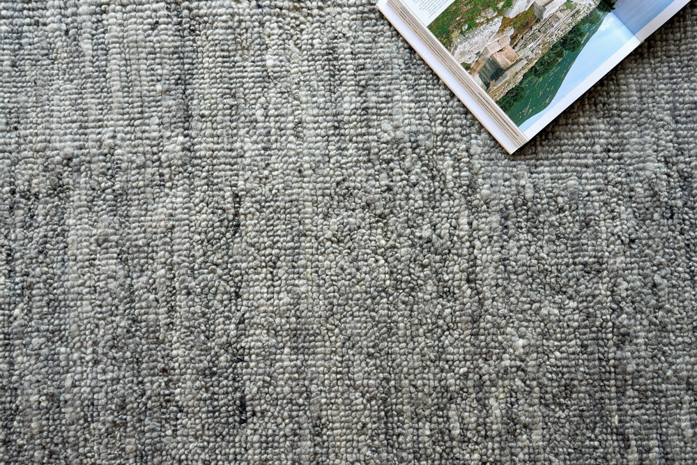 Exquisite Rugs Sorrento 4688 Dark Silver Area Rug Lifestyle Image Feature