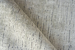 Exquisite Rugs Montero 4691 Silver/Gray Area Rug by The Met Pile Image