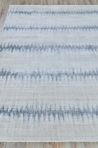 Exquisite Rugs Chroma 4735 Light Blue Area Rug Closeup Image