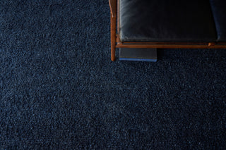 Exquisite Rugs Borelli 4752 Navy Blue Area Rug Detail Image