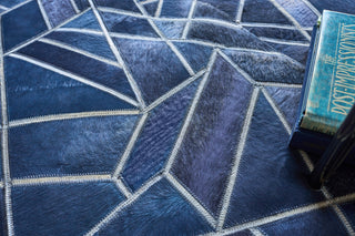 Exquisite Rugs Natural Hide 4780 Blue/Ivory Area Rug Lifestyle Image Feature