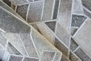 Exquisite Rugs Natural Hide 4782 Gray/Ivory Area Rug Pile Image