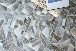 Exquisite Rugs Natural Hide 4782 Gray/Ivory Area Rug Detail Image