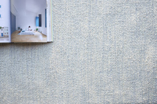 Exquisite Rugs Tranquility 4784 Silver Area Rug Lifestyle Image Feature