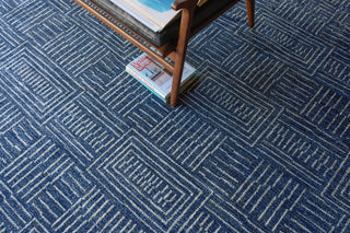 Exquisite Rugs Aldridge 4826 Blue/Ivory Area Rug by The Met Detail Image