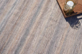 Exquisite Rugs Lenzi 4863 Light Beige Area Rug Detail Image