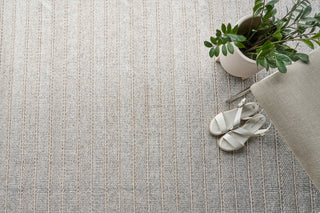 Exquisite Rugs Nova 4865 Natural Beige Area Rug Detail Image