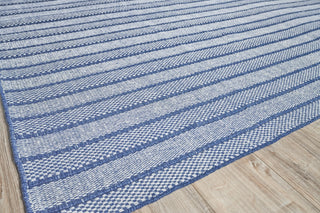 Exquisite Rugs Nova 4866 Blue Area Rug Corner Image