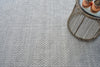 Exquisite Rugs Gamma 4885 Silver Area Rug Detail Image