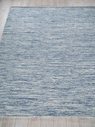 Exquisite Rugs Tranquility 4951 Blue Area Rug Closeup Image