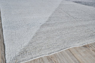 Exquisite Rugs Scandinavian 4955 Gray Area Rug Corner Image