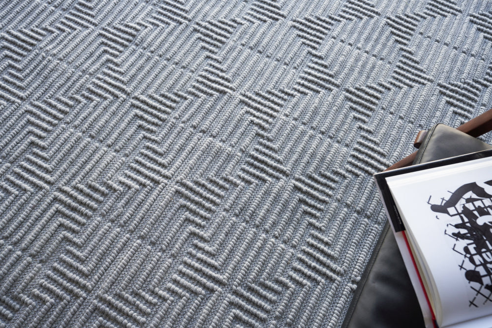 Exquisite Rugs Manzoni 4958 Gray Area Rug Lifestyle Image Feature
