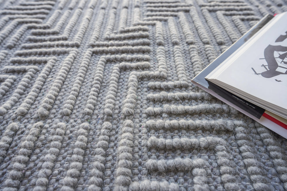 Exquisite Rugs Manzoni 4958 Gray Area Rug Lifestyle Image Feature
