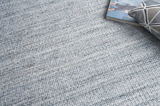 Exquisite Rugs Loro 4959 Gray Area Rug Lifestyle Image Feature