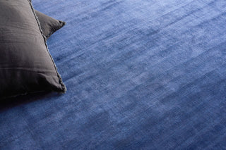 Exquisite Rugs The Blues 4975 Navy Area Rug Lifestyle Image Feature