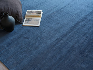 Exquisite Rugs The Blues 4977 Navy Area Rug Detail Image