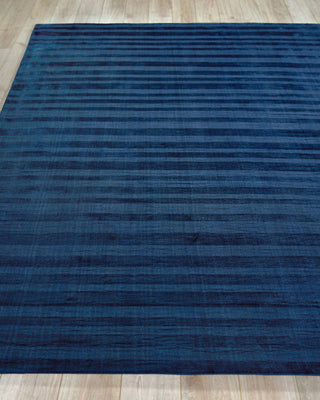 Exquisite Rugs The Blues 4978 Navy Area Rug Closeup Image