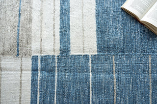 Exquisite Rugs Scandinavian 4992 Blue/Ivory Area Rug Detail Image