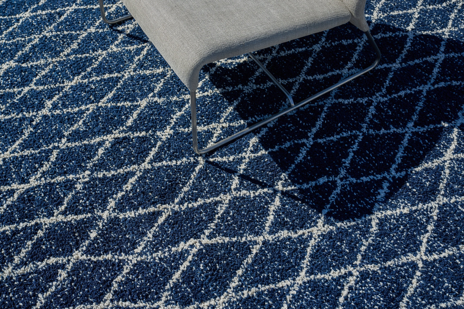 Exquisite Rugs Giorgio 4995 Navy/Ivory Area Rug – Incredible Rugs