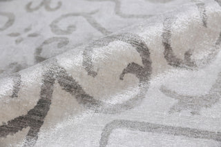 Exquisite Rugs Bamboo Silk 5005 Ivory/Silver Area Rug Closeup Image