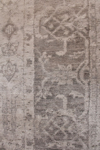 Exquisite Rugs Antique'd Silk 5067 Ivory/Silver Area Rug Closeup Image