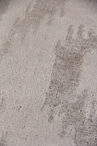 Exquisite Rugs Bamboo Silk 5162 Light Silver/Gray Area Rug Closeup Image