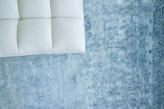 Exquisite Rugs Antique'd Silk 5171 Blue Area Rug Detail Image
