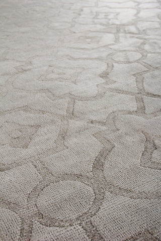 Exquisite Rugs Samara 5203 Silver Area Rug Lifestyle Image Feature