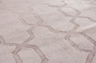 Exquisite Rugs Samara 5222 Light Silver Area Rug Corner Image