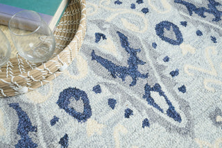 Exquisite Rugs Sarasota 5253 Light Blue/Gray Area Rug Lifestyle Image Feature