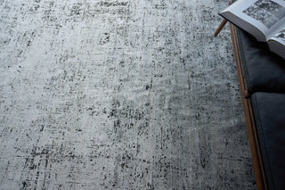 Exquisite Rugs Intrigue 5263 Gray Area Rug by The Met Detail Image