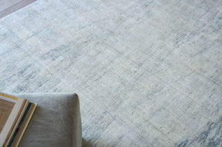 Exquisite Rugs Cloud 5309 Ivory/Blue Area Rug Detail Image