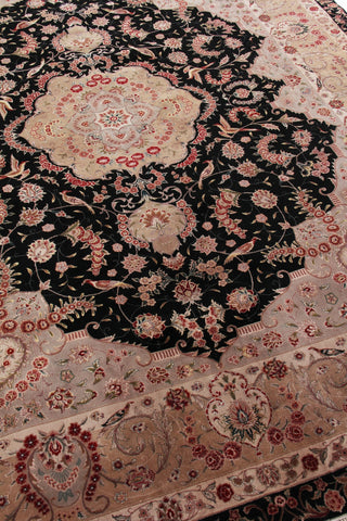 Exquisite Rugs Super Fine Tabriz 5412 Black/Ivory Area Rug Detail Image