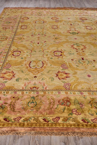 Exquisite Rugs Polonaise 5421 Beige/Peach Area Rug Closeup Image