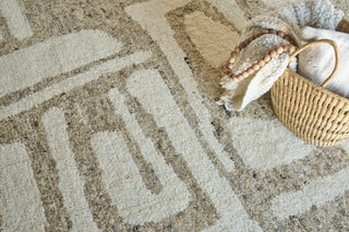 Exquisite Rugs Tahoe 5558 Beige/Ivory Area Rug Lifestyle Image Feature