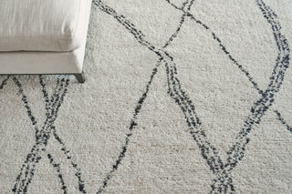 Exquisite Rugs Tahoe 5560 Ivory/Black Area Rug Detail Image