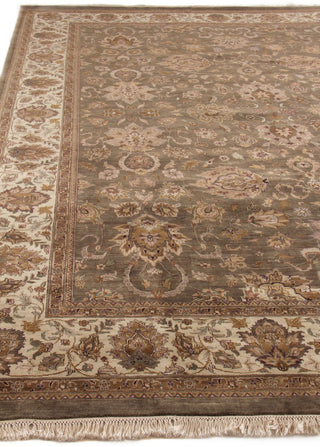 Exquisite Rugs Intricate Agra 5585 Light Green/Beige Area Rug Closeup Image