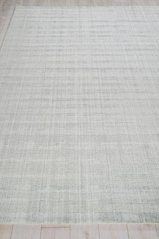 Exquisite Rugs Robin Stripe 5624 Light Silver Area Rug Closeup Image